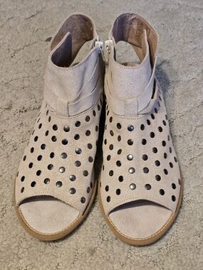 Musse & Cloud Blush Perforated Open-Toe Mules with Stud Accents